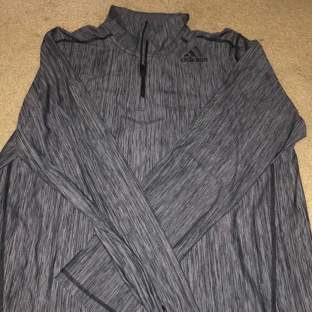 Grey and black 3/4 zip under armor pull over🎊🎊